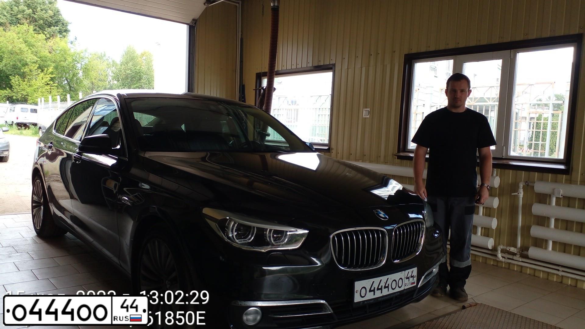 Фото автомобиля BMW SERIE 5 GT, 2011 — госномер О444ОО44. Цвет: ЧЕРНЫЙ