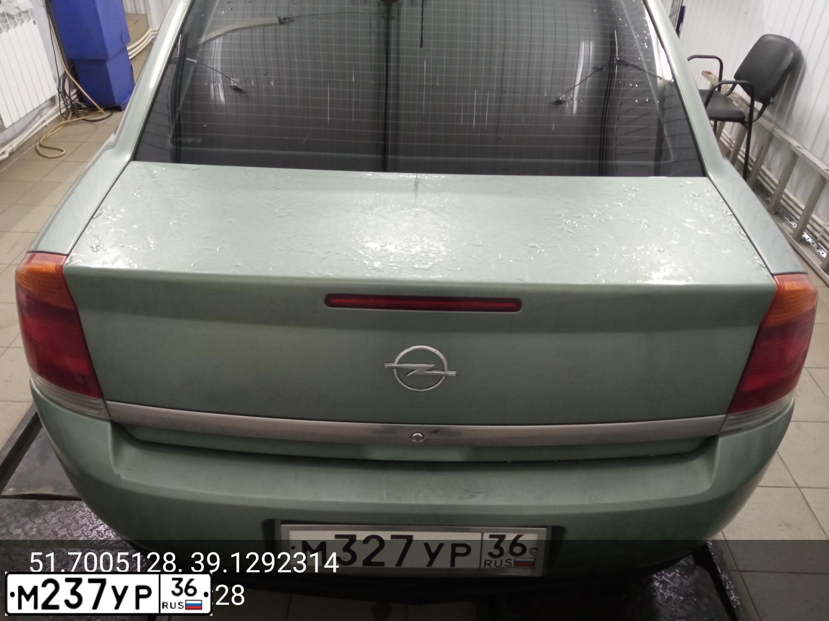 Фото автомобиля OPEL VECTRA, 2003 — госномер М237УР36. Цвет: СЕРО-ЗЕЛЕНЫЙ