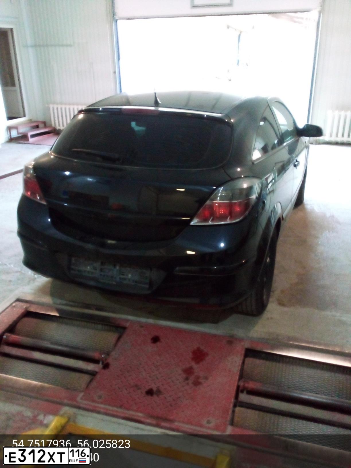 Фото автомобиля OPEL ASTRA, 2008 — госномер О377УМ702. Цвет: ЧЕРНЫЙ