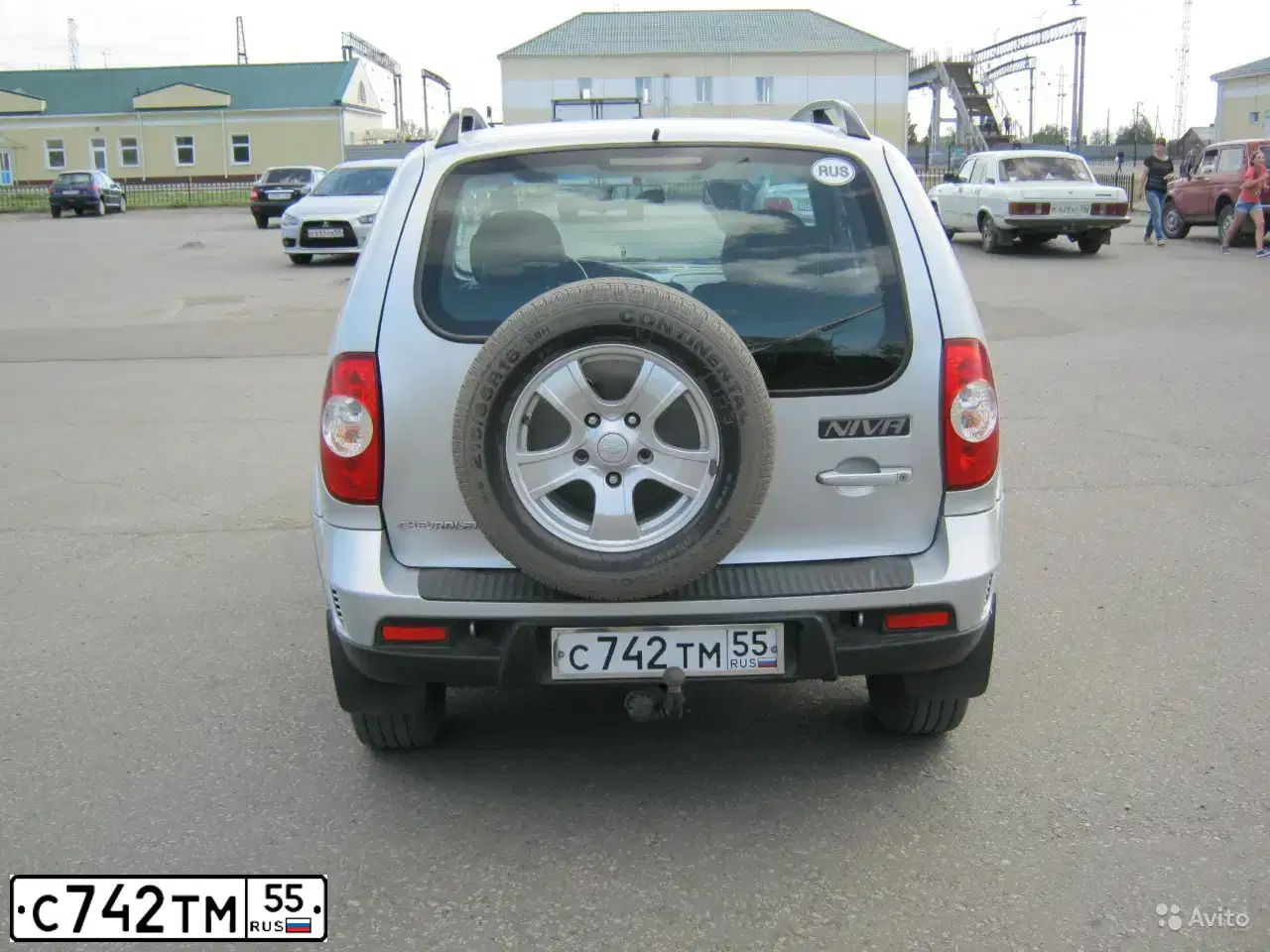 Фото автомобиля CHEVROLET NIVA, 2009 — госномер С635ЕА89. Цвет: СВЕТЛО СЕРЕБРИСТЫЙ МЕТАЛЛ