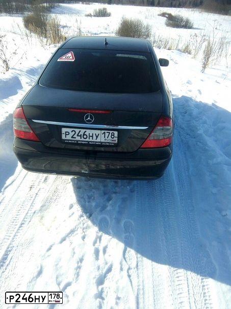 Фото автомобиля MERCEDES E-KLASSE, 2007 — госномер Р898ОК98. Цвет: ЧЕРНЫЙ