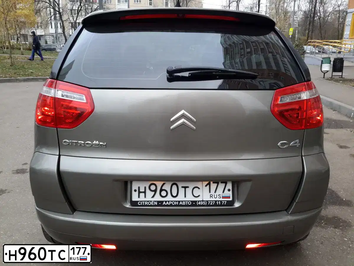 Фото автомобиля CITROEN C4 PICASSO, 2007 — госномер Н960ТС177. Цвет: БЕЖЕВЫЙ