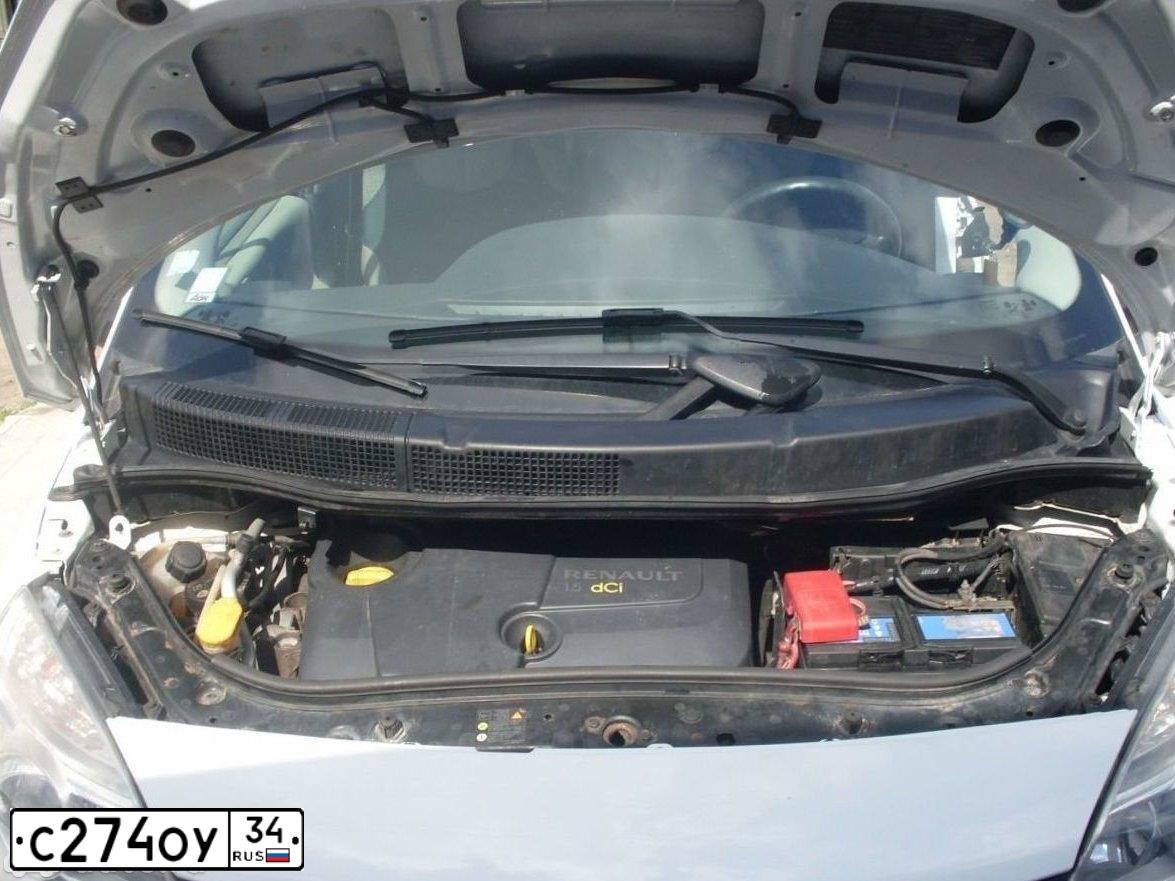 Фото автомобиля RENAULT MEGANE /GRAND/ SCENIC, 2007 — госномер С274ОУ34. Цвет: БЕЛЫЙ
