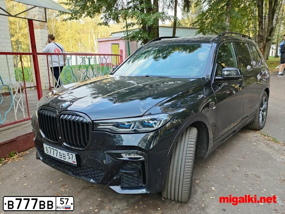 Фото автомобиля LEXUS LX, 2015 — госномер В777ВВ57. Цвет: ЧЕРНЫЙ