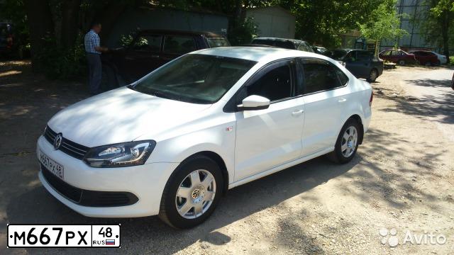 Фото автомобиля VOLKSWAGEN POLO, 2012 — госномер М667РХ48. Цвет: БЕЛЫЙ