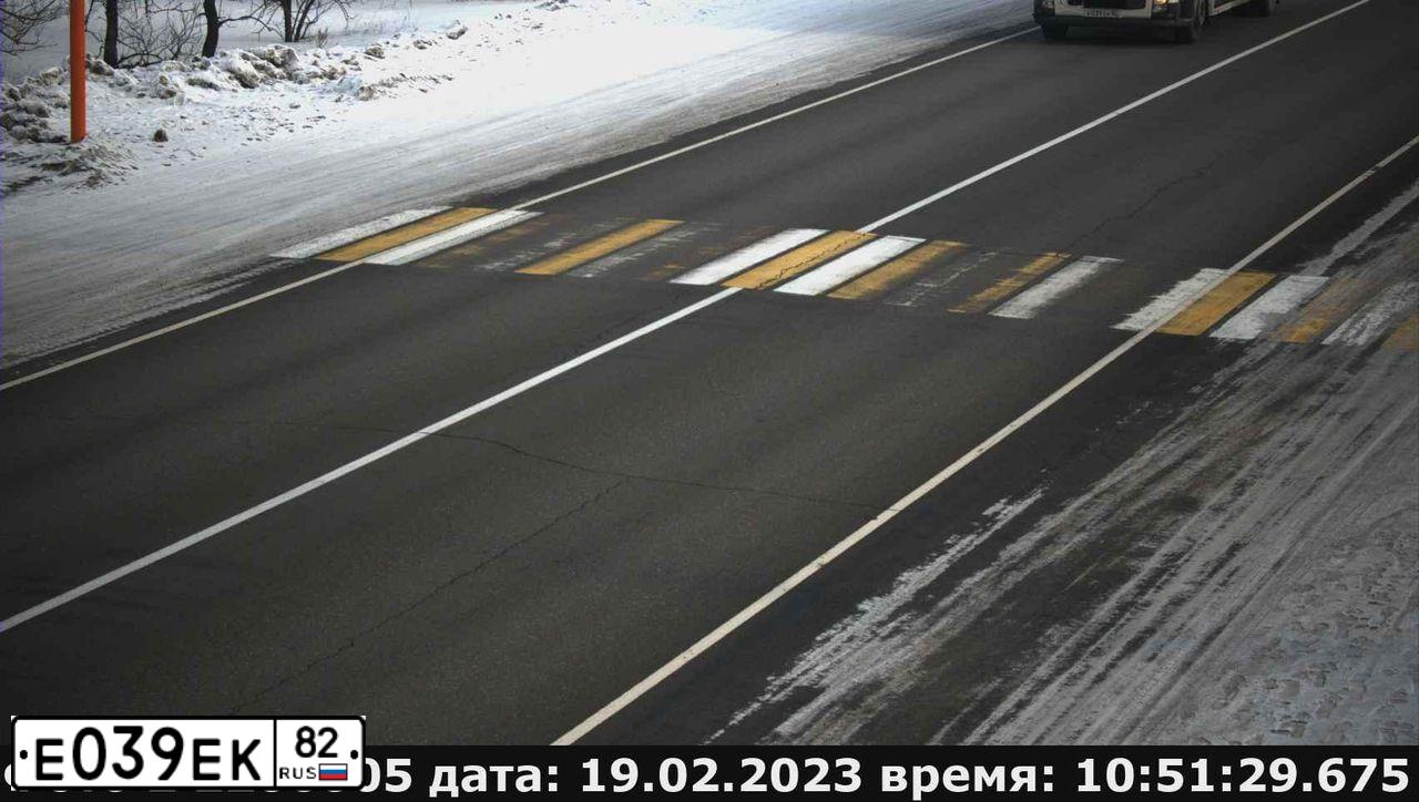 Фото автомобиля VOLVO SERIE FL /4X2/, 2011 — госномер Е039ЕК82. Цвет: БЕЛЫЙ