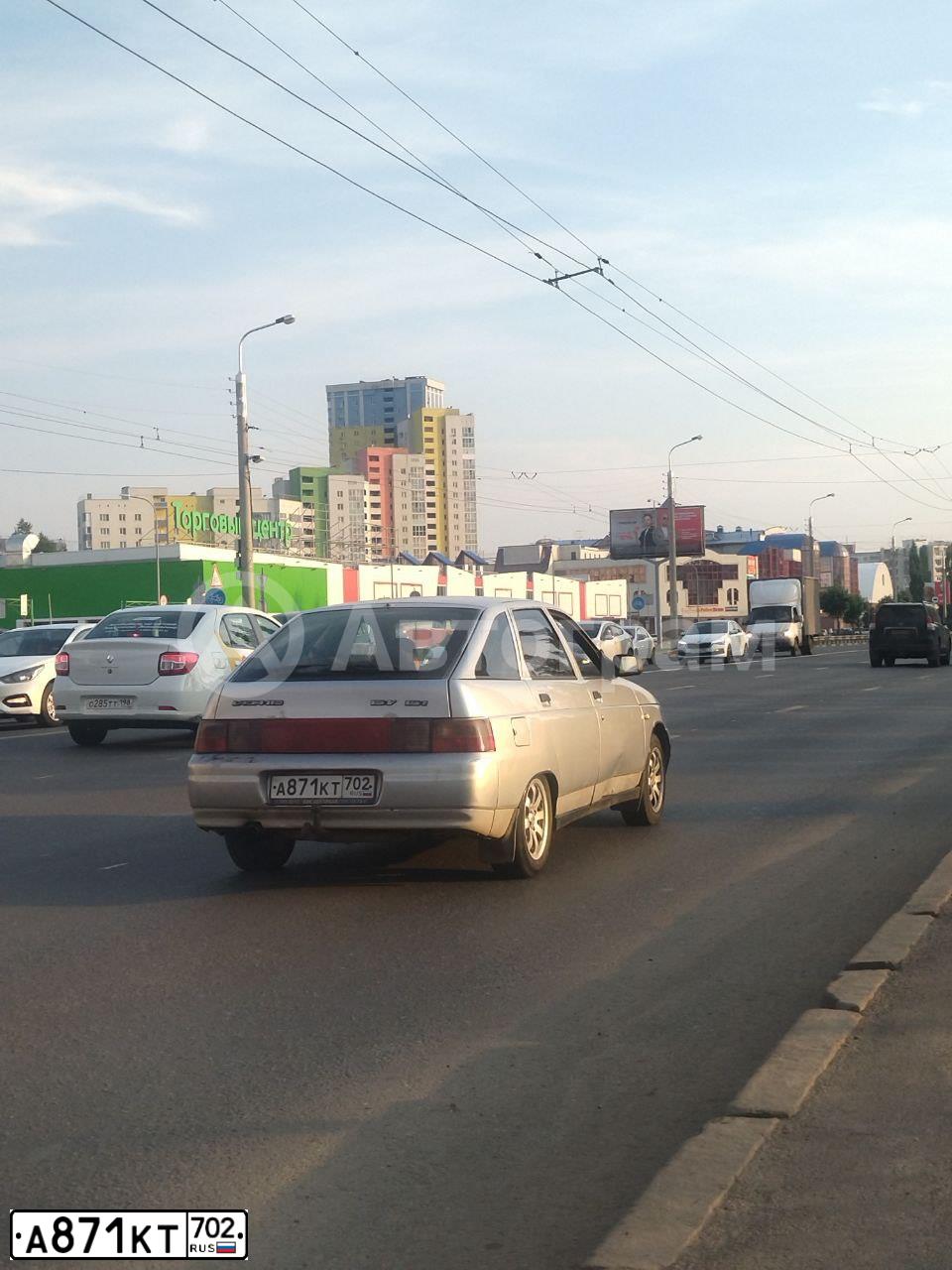 Фото автомобиля LADA 2112 LADA, 2006 — госномер А871КТ702. Цвет: СВЕТЛО-СЕРЕБ.МЕТАЛ