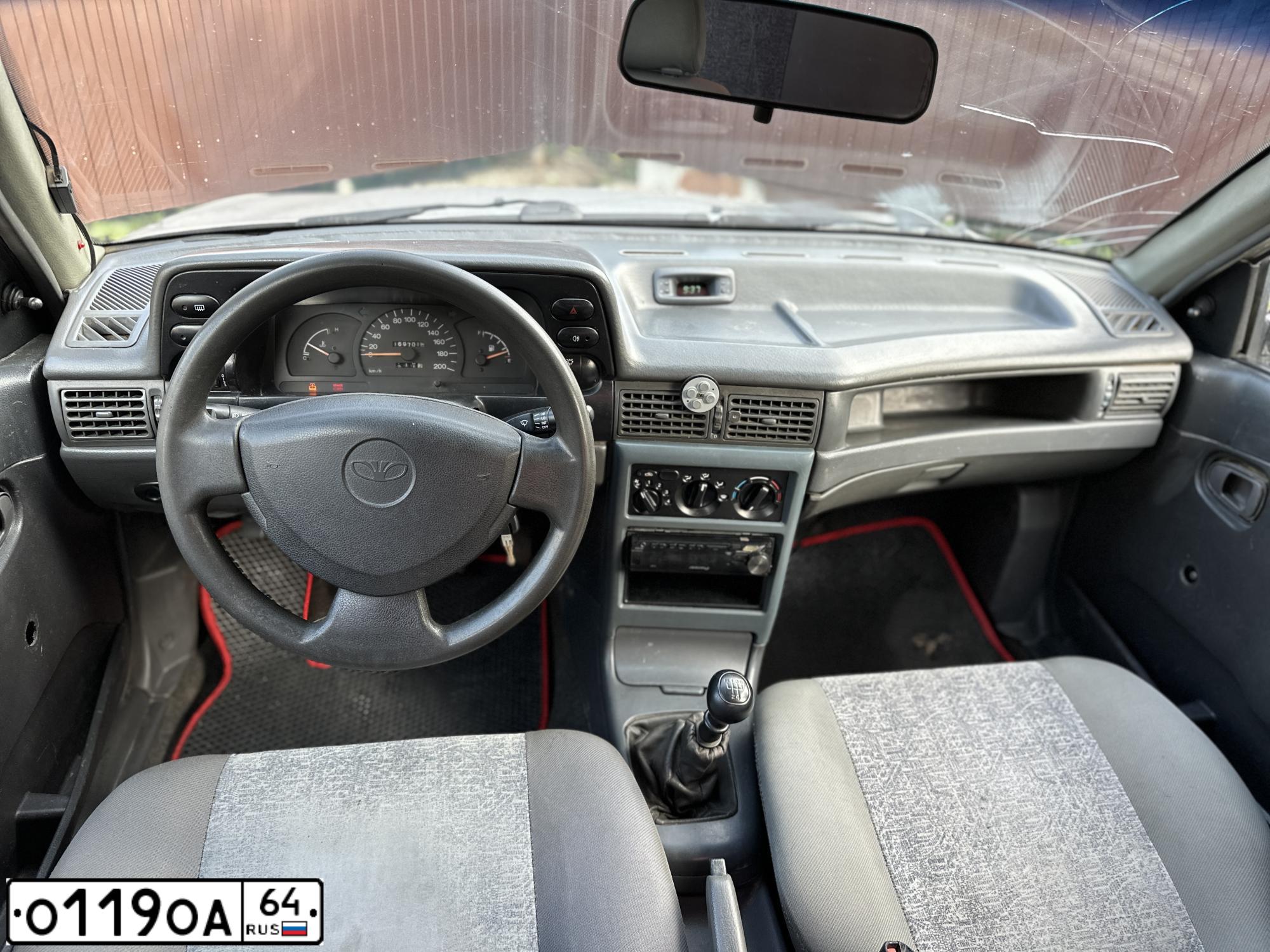 Фото автомобиля DAEWOO NEXIA, 2008 — госномер О119ОА64. Цвет: СЕРЕБРИСТЫЙ