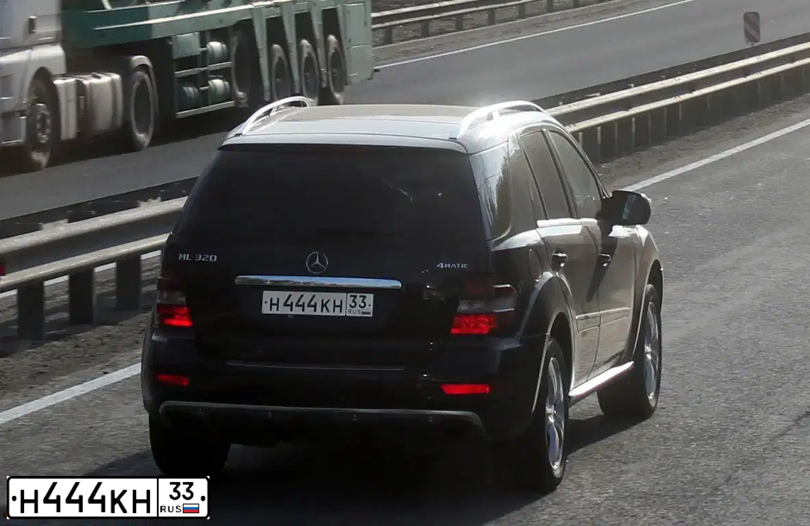 Фото автомобиля MERCEDES M-KLASSE, 2009 — госномер Р201КС39. Цвет: ЧЕРНЫЙ