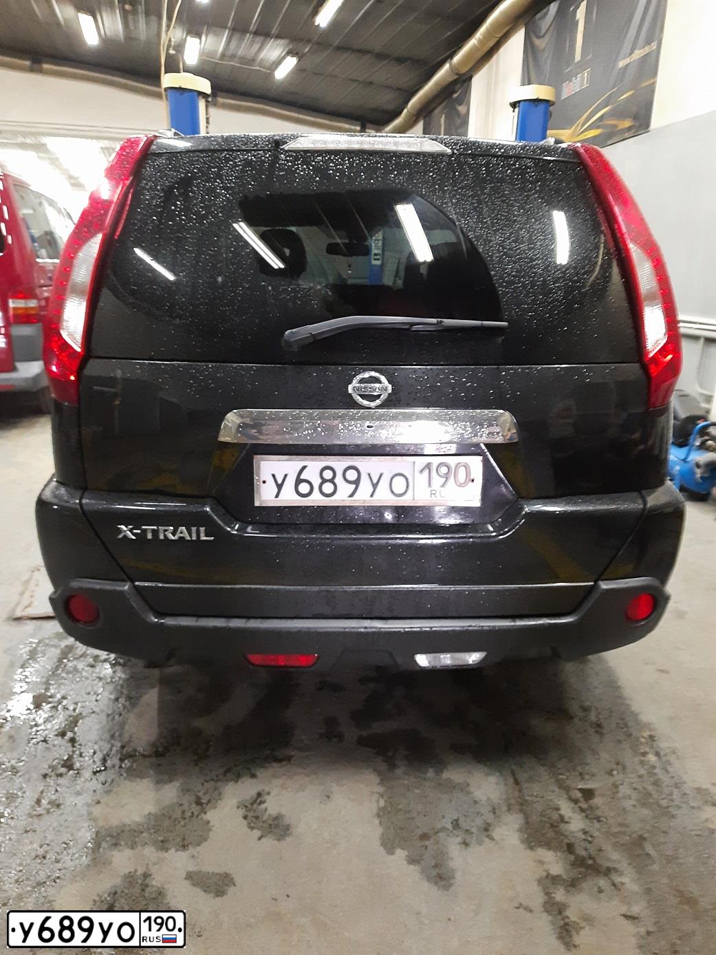 Фото автомобиля NISSAN X-TRAIL, 2012 — госномер У689УО190. Цвет: ЧЕРНЫЙ
