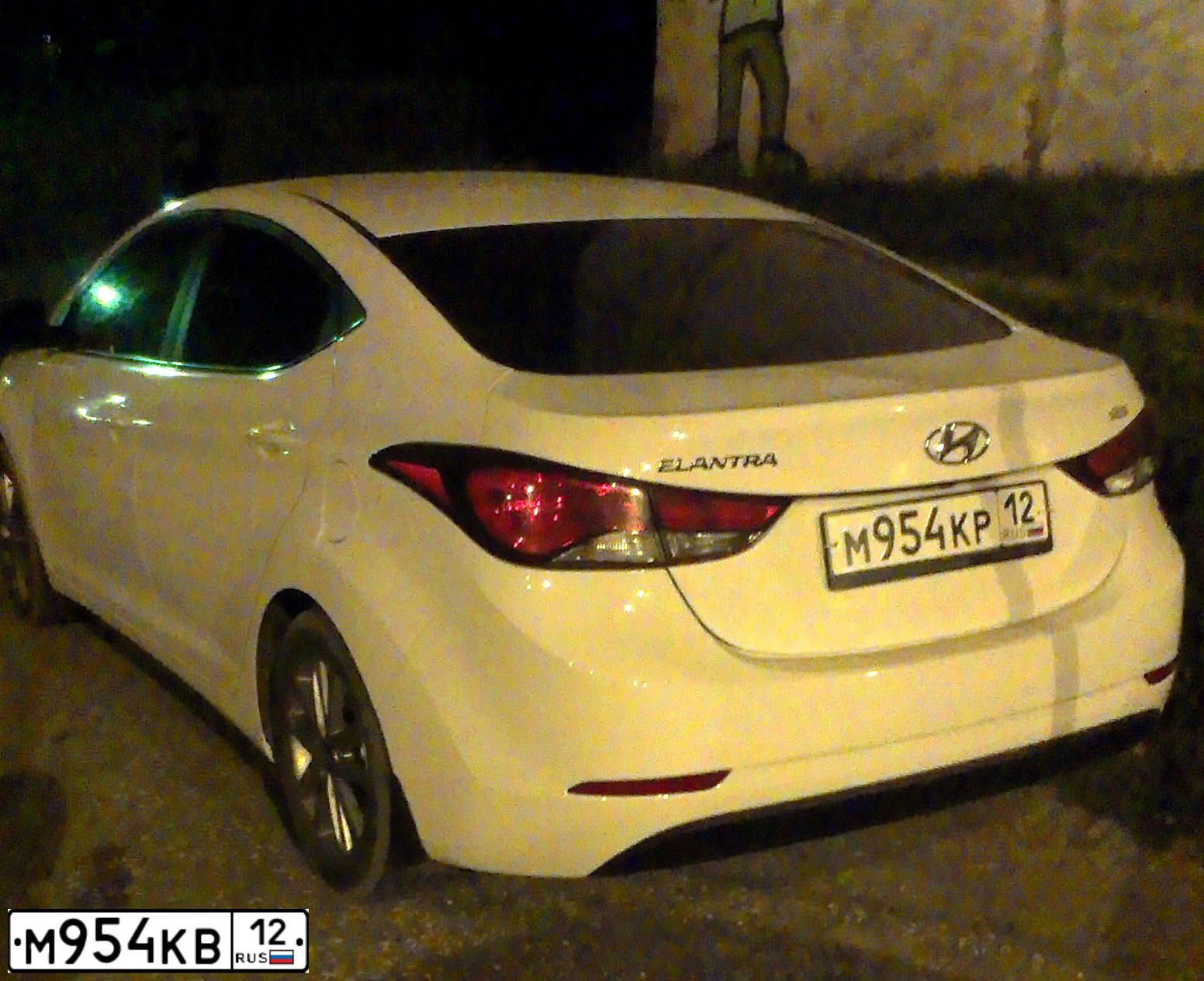 Фото автомобиля HYUNDAI ELANTRA, 2013 — госномер А406КХ252. Цвет: Белый