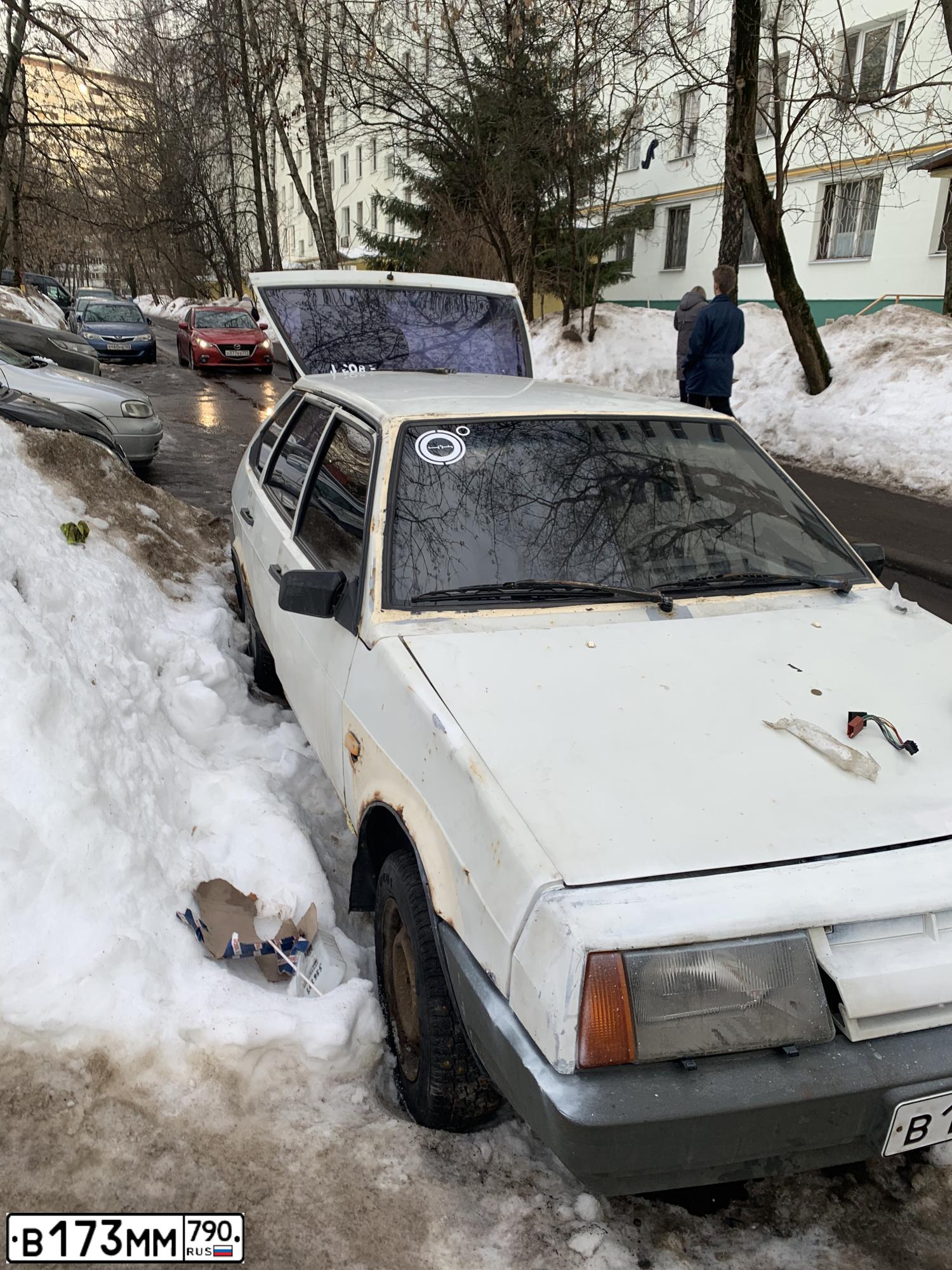 Фото автомобиля LADA 2109 SAMARA, 1989 — госномер О337КТ77. Цвет: Белый