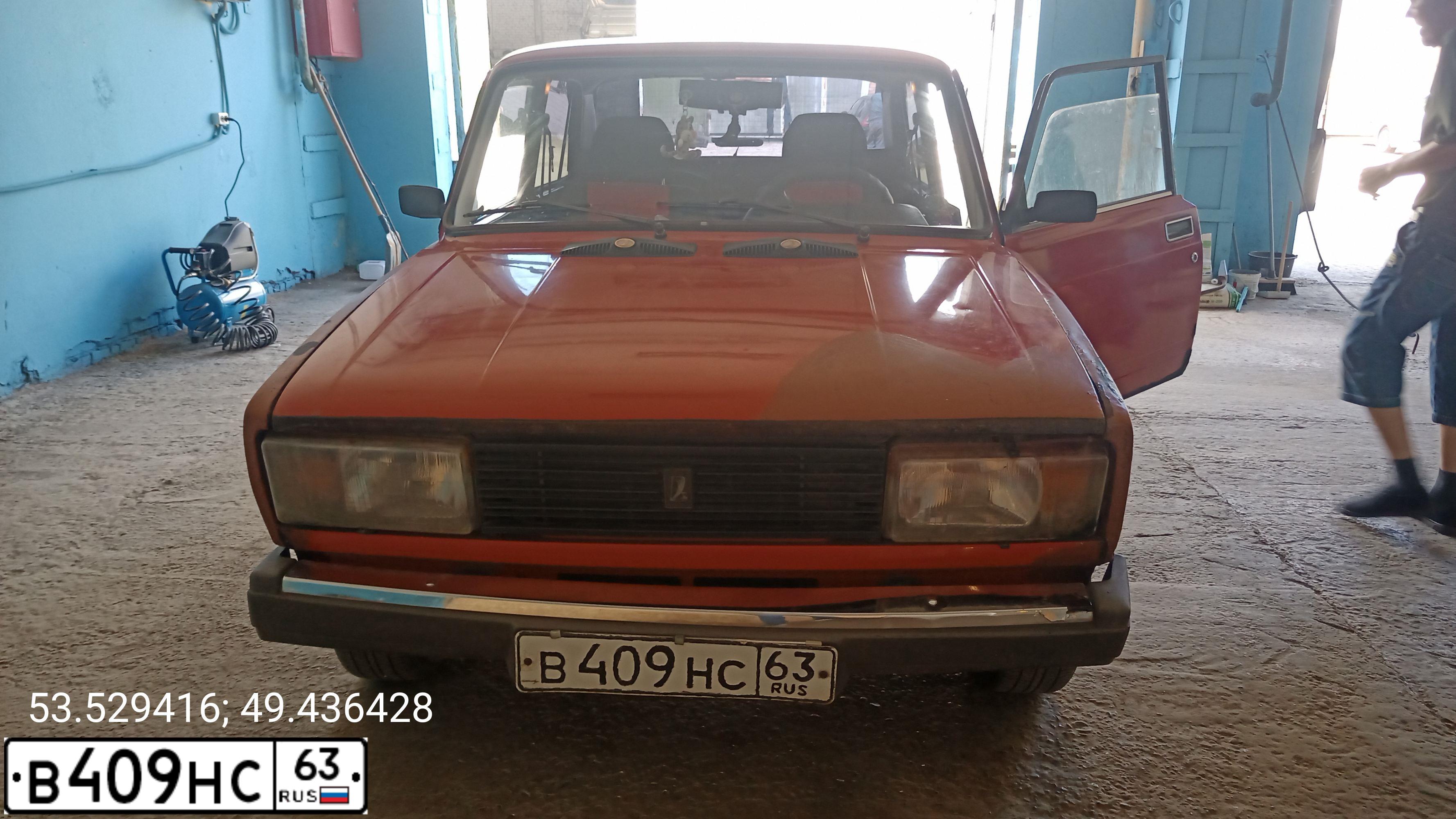 Фото автомобиля LADA 2105, 1995 — госномер М092НУ763. Цвет: Красный