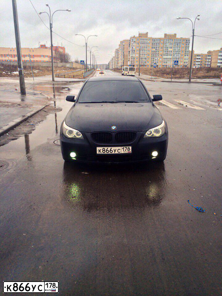 Фото автомобиля BMW SERIE 5, 2006 — госномер А003МС98. Цвет: ЧЕРНЫЙ