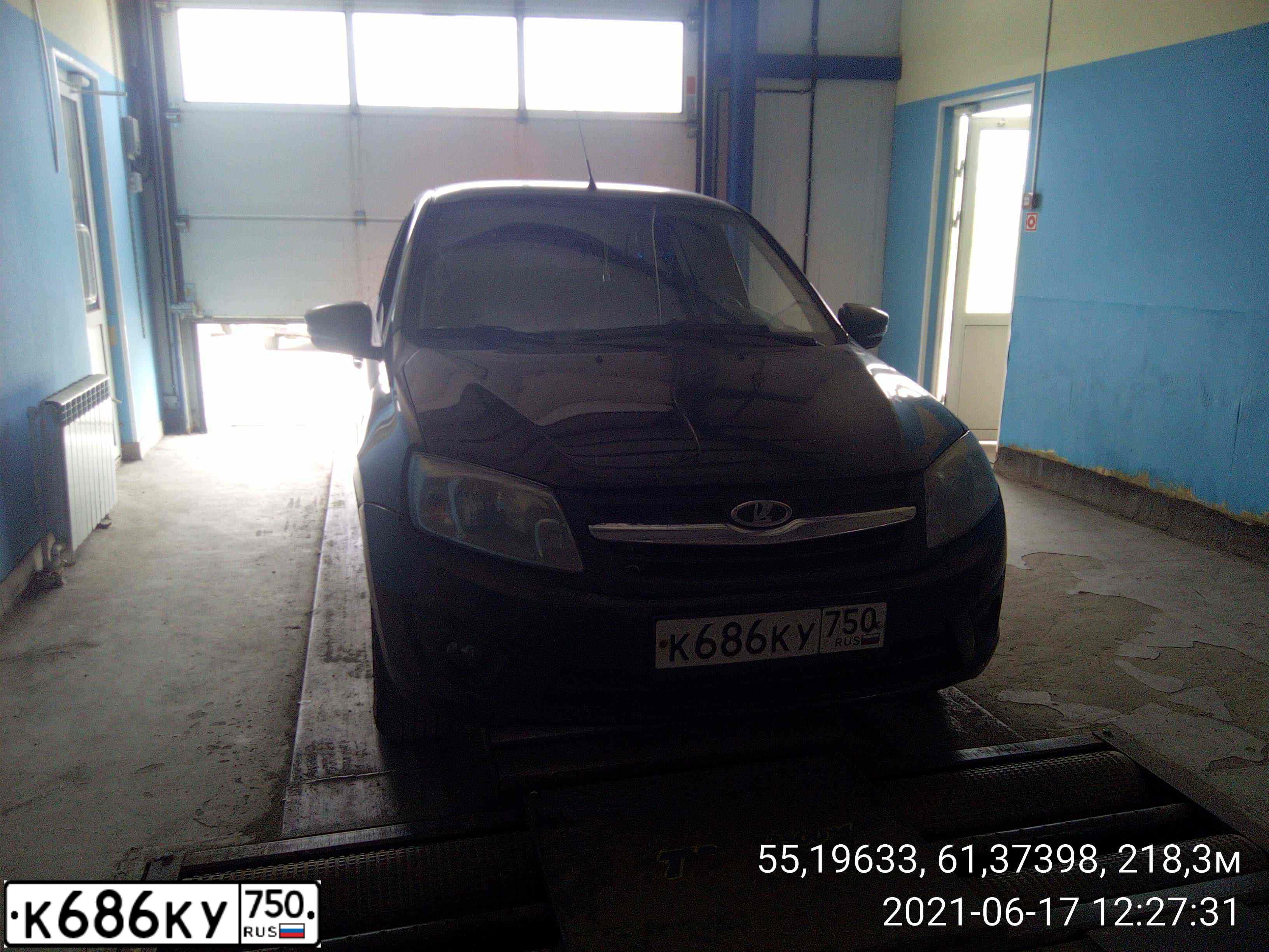 Фото автомобиля LADA 2191 GRANTA, 2015 — госномер К686КУ750. Цвет: ЧЕРНЫЙ