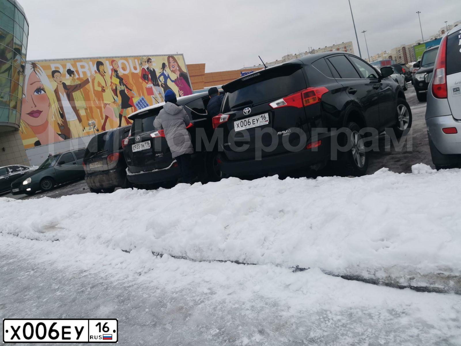 Фото автомобиля NISSAN PRIMERA, 2004 — госномер К998ХР164. Цвет: ЗЕЛЕНЫЙ