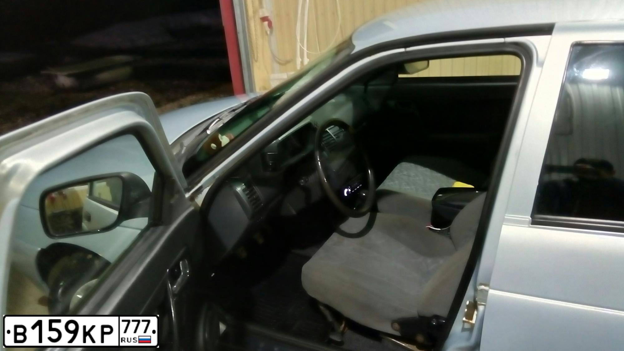 Фото автомобиля LADA 2110 LADA, 2005 — госномер В159КР777. Цвет: СЕРЫЙ
