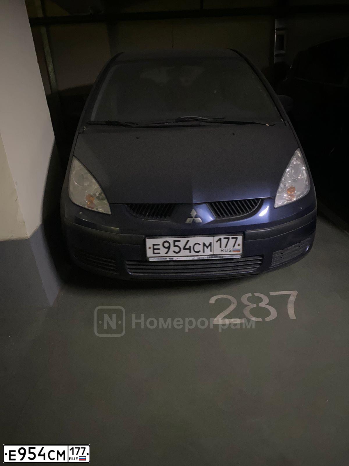 Фото автомобиля MITSUBISHI COLT, 2007 — госномер Е954СМ177. Цвет: СИНИЙ