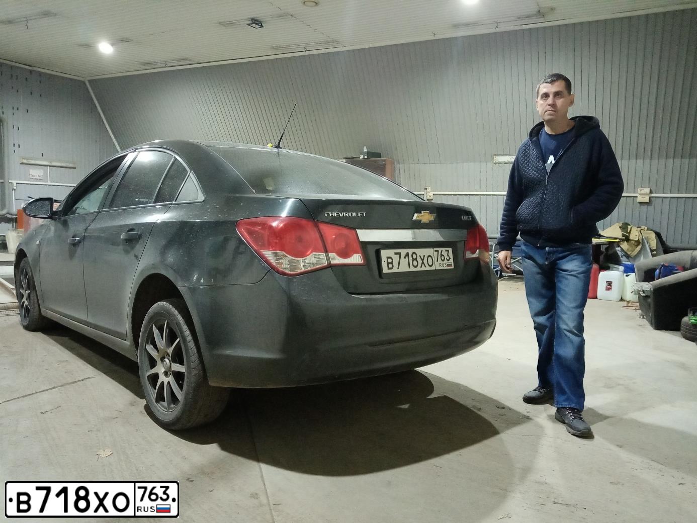Фото автомобиля CHEVROLET CRUZE, 2013 — госномер В718ХО763. Цвет: ЧЕРНЫЙ МЕТАЛЛИК