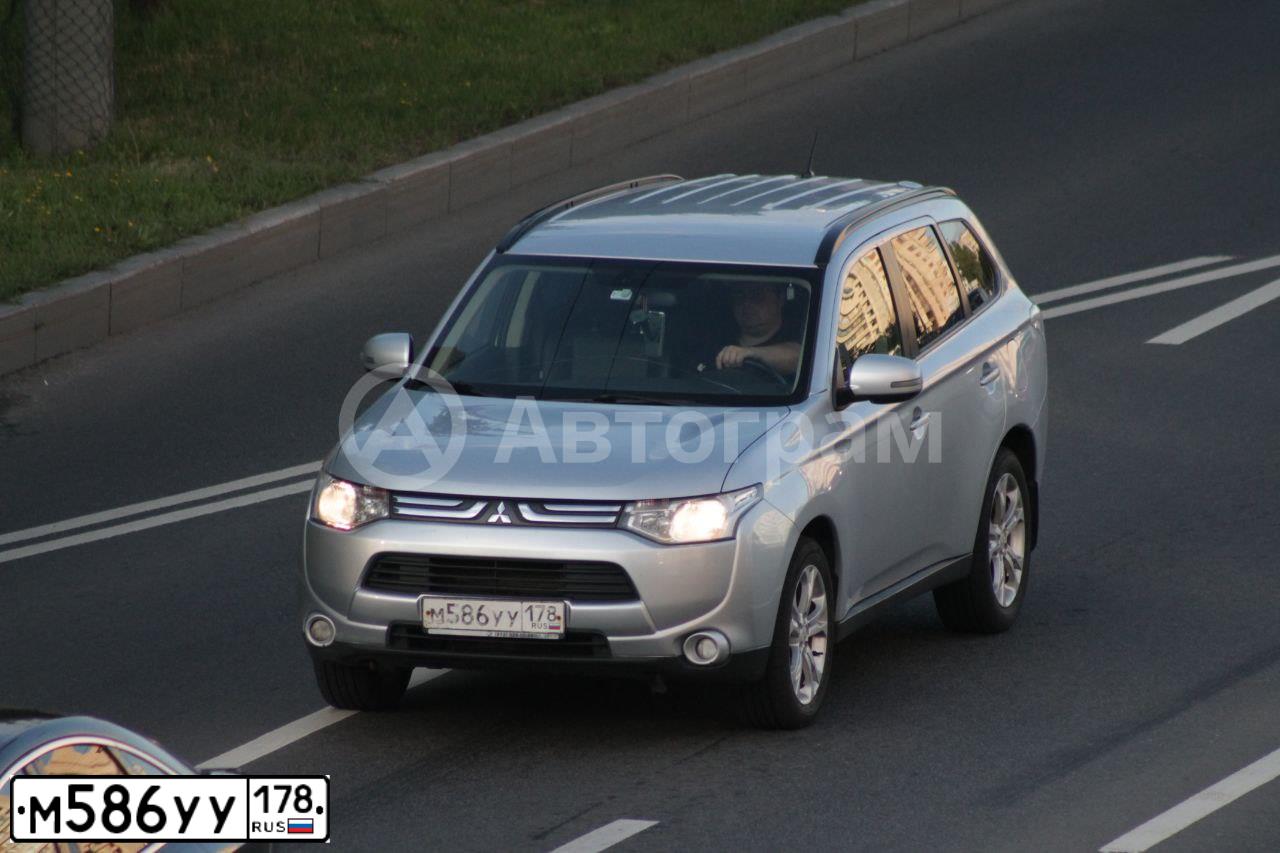 Фото автомобиля MITSUBISHI OUTLANDER, 2012 — госномер У680РР716. Цвет: Серебристый