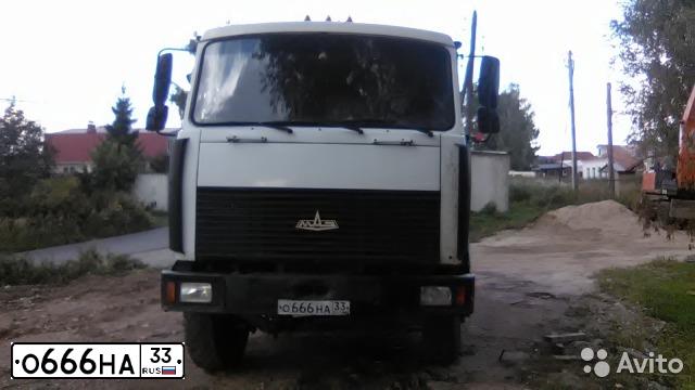 Фото автомобиля MAZ 5516 /6X4/, 2006 — госномер О666НА33. Цвет: Белый