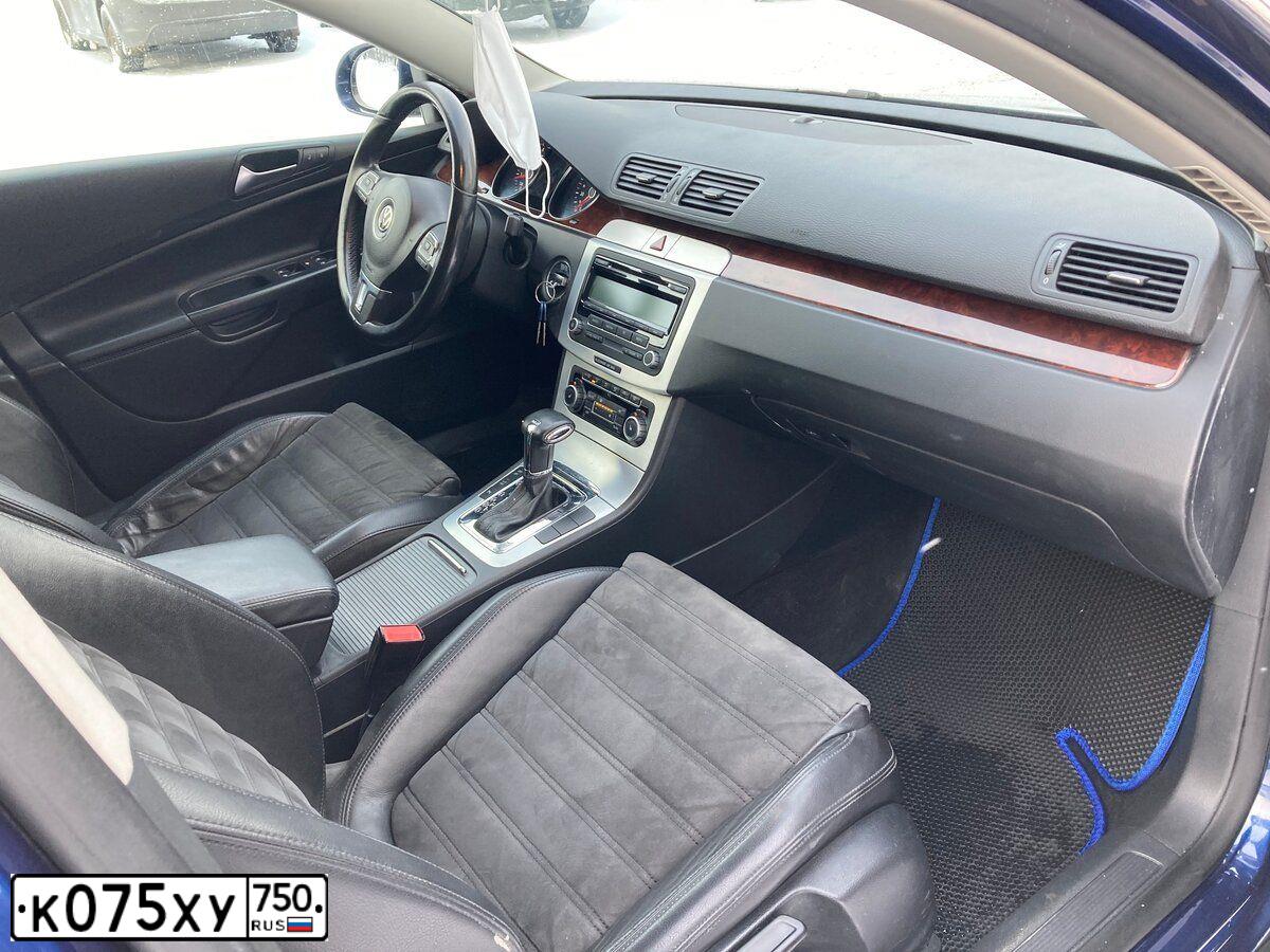 Фото автомобиля VOLKSWAGEN PASSAT, 2010 — госномер Е161СЕ790. Цвет: ТЕМНО-СИНИЙ