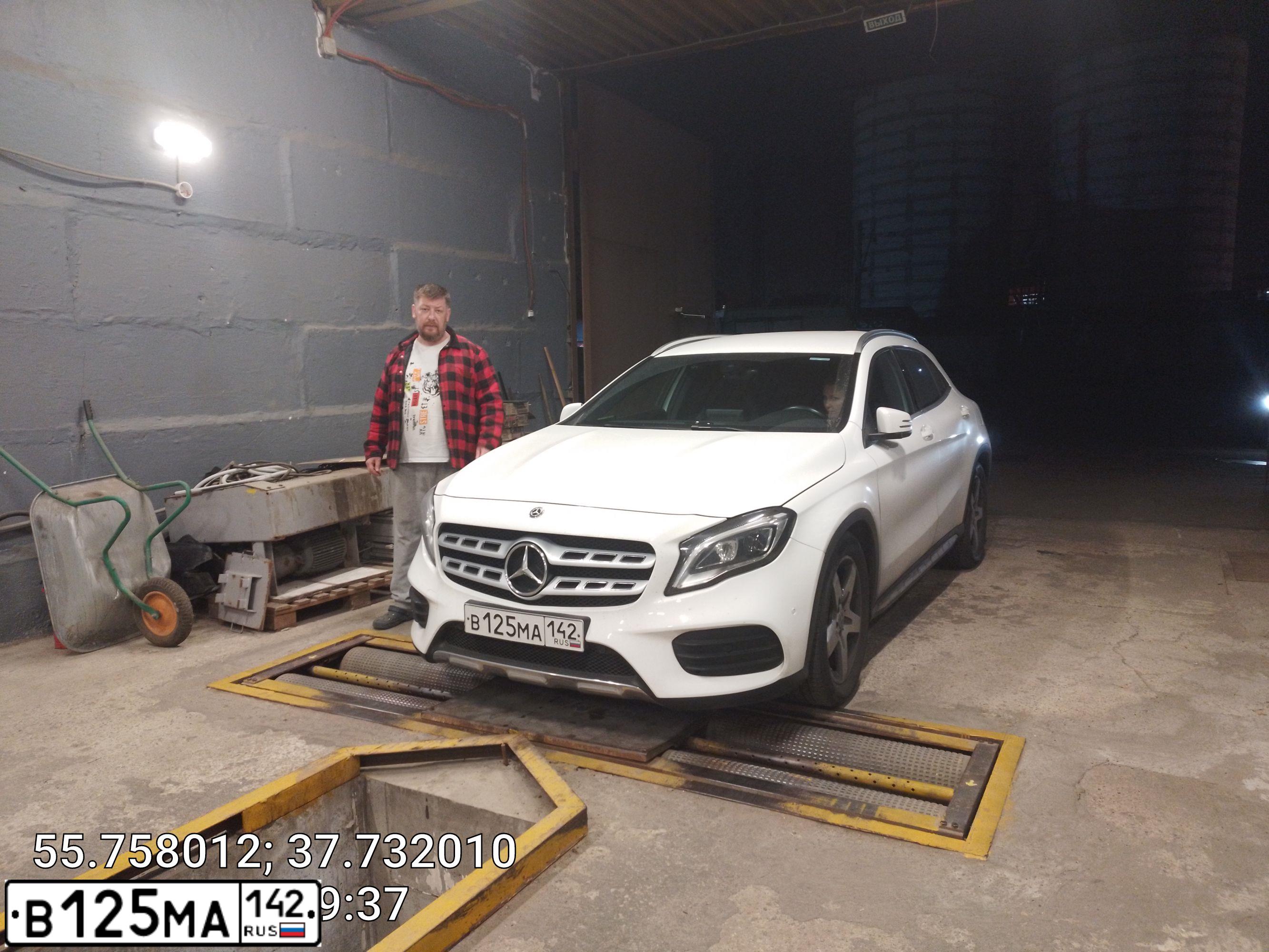 Фото автомобиля MERCEDES GLA-KLASSE, 2019 — госномер В125МА142. Цвет: БЕЛЫЙ