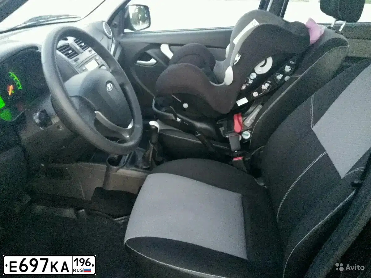 Фото автомобиля LADA 2194 KALINA, 2016 — госномер Е697КА196. Цвет: ЧЕРНЫЙ