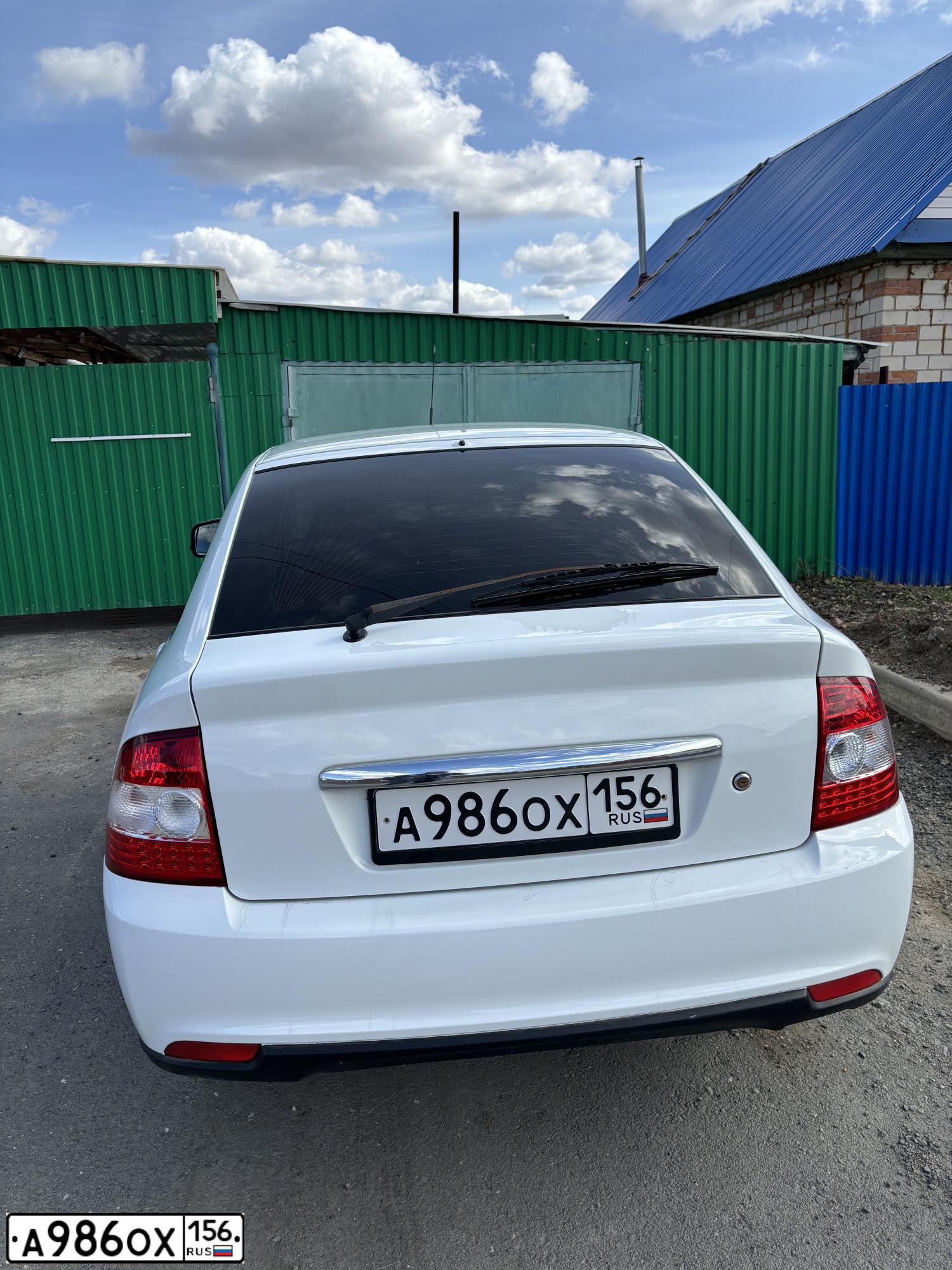 Фото автомобиля LADA 217230 ЛАДА ПРИОРА, 2014 — госномер Е929РК156. Цвет: Белый