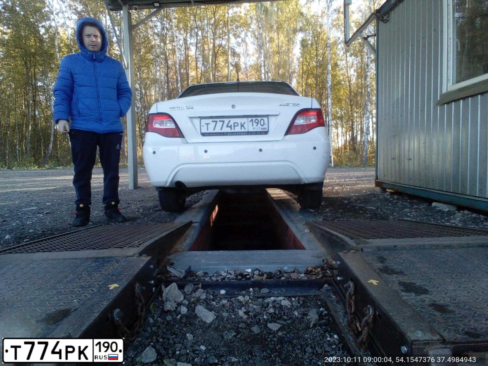 Фото автомобиля DAEWOO NEXIA, 2011 — госномер У276ТН71. Цвет: Белый
