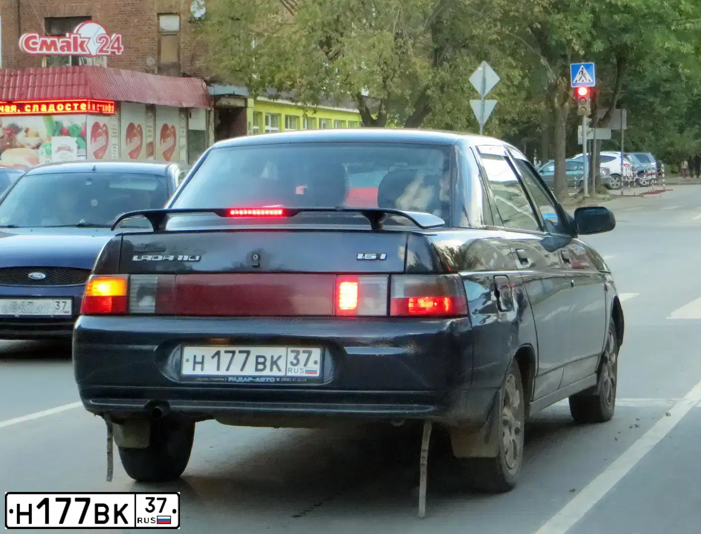Фото автомобиля LADA 2110, 2005 — госномер К721УО33. Цвет: ГРАФИТ МЕТАЛЛИК