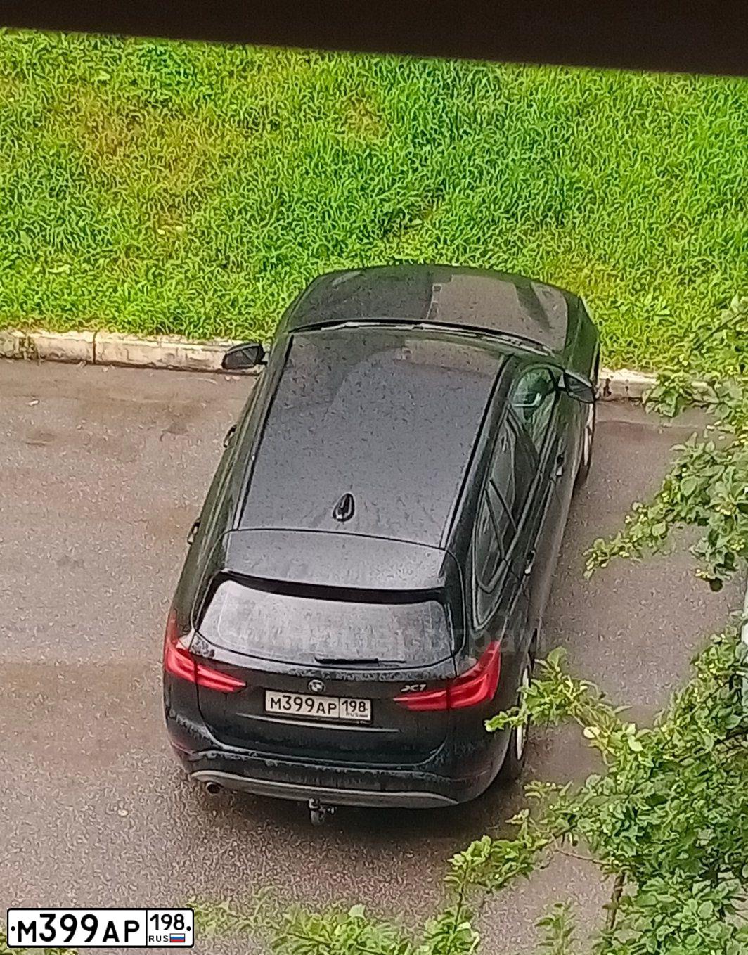 Фото автомобиля BMW X1, 2016 — госномер М399АР198. Цвет: ЧЕРНЫЙ