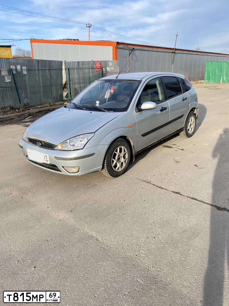 Фото автомобиля FORD FOCUS, 2002 — госномер А315УУ147. Цвет: Серебристый