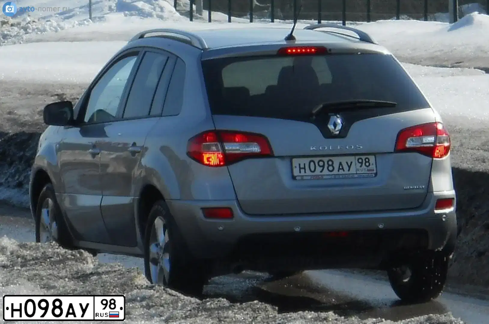 Фото автомобиля RENAULT MEGANE, 2008 — госномер М167СУ178. Цвет: СВЕТЛО-СЕРО-ГОЛУБОЙ