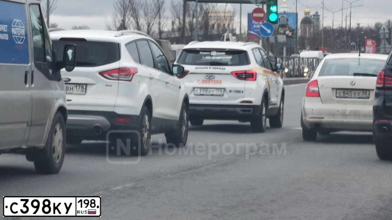 Фото автомобиля MERCEDES-BENZ GLE 300 D 4MATIC СОUРЕ, 2023 — госномер В333ВВ78. Цвет: СЕРЫЙ