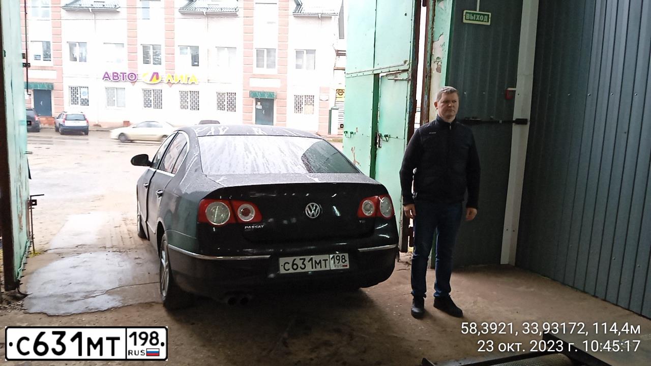 Фото автомобиля VOLKSWAGEN PASSAT, 2009 — госномер О278ВЕ98. Цвет: ЧЕРНЫЙ