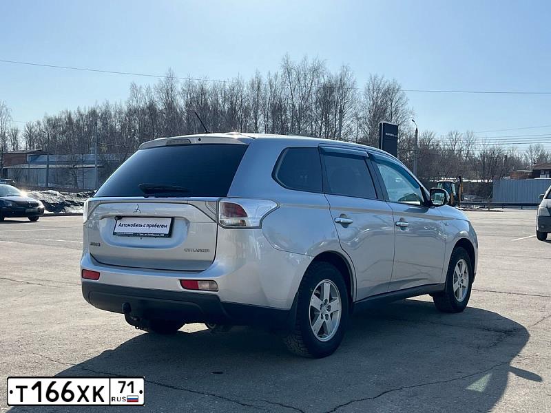 Фото автомобиля MITSUBISHI OUTLANDER, 2014 — госномер Т166ХК71. Цвет: Серебристый