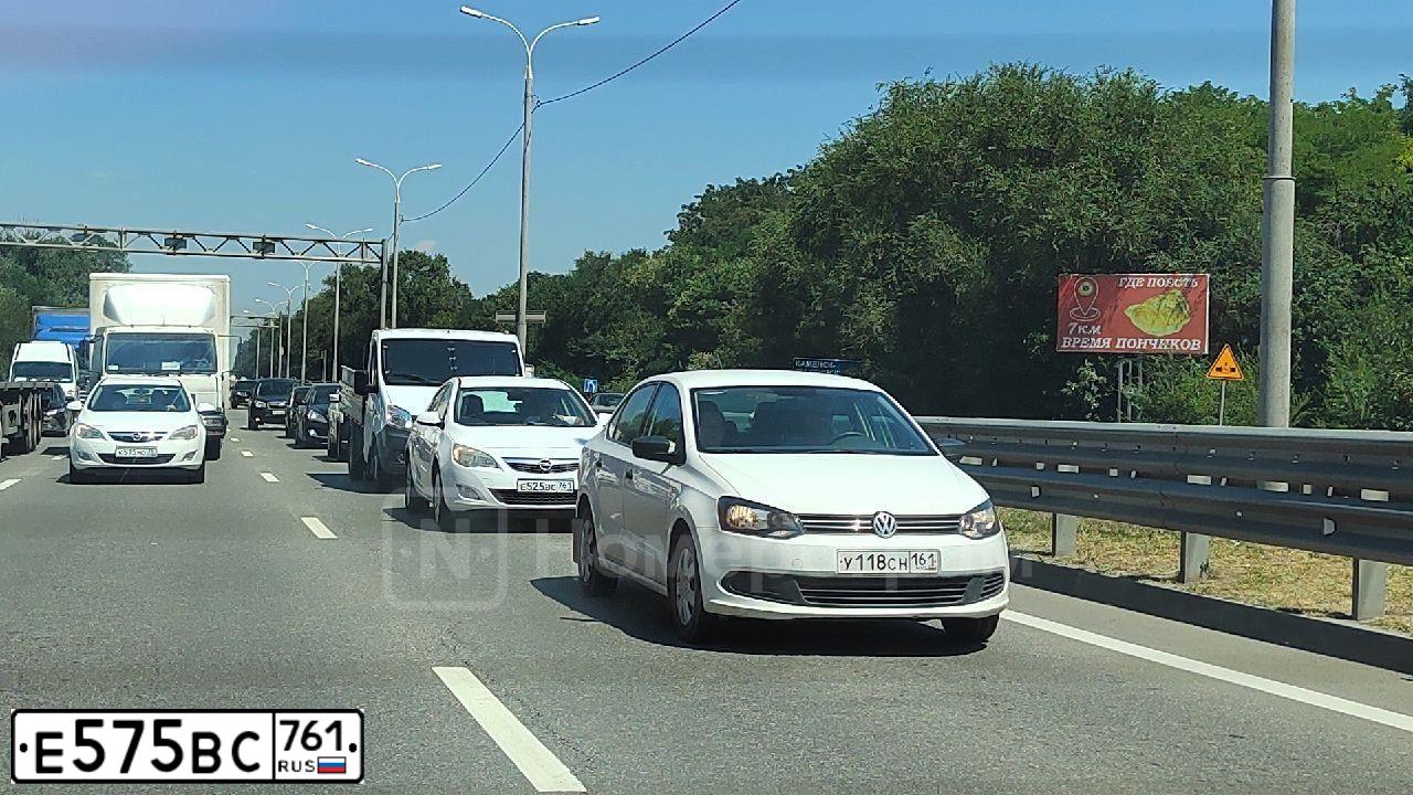 Фото автомобиля ФОЛЬКСВАГЕН POLO, 2019 — госномер Р561ЕО181. Цвет: Белый