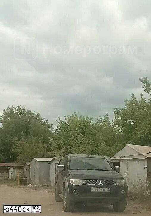 Фото автомобиля MITSUBISHI L 200, 2008 — госномер О440СК102. Цвет: ЧЕРНЫЙ