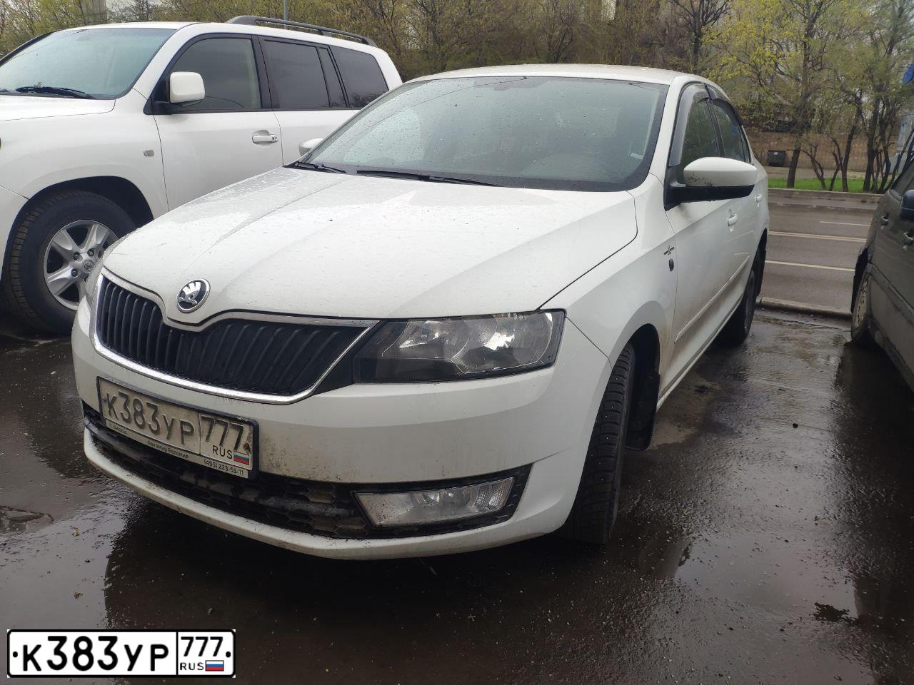 Фото автомобиля SKODA RAPID, 2016 — госномер В727МС136. Цвет: Белый