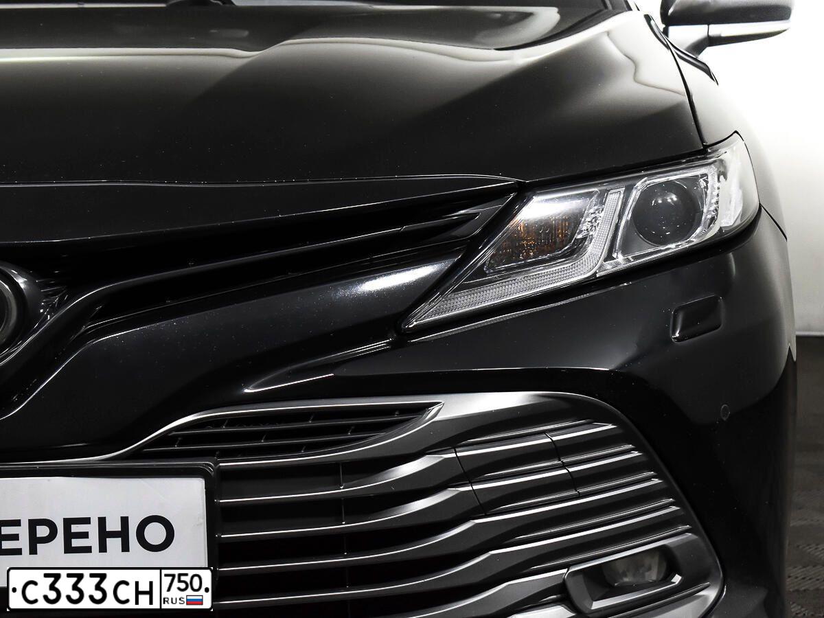 Фото автомобиля TOYOTA CAMRY, 2018 — госномер У697НО790. Цвет: ЧЕРНЫЙ МЕТАЛЛИК