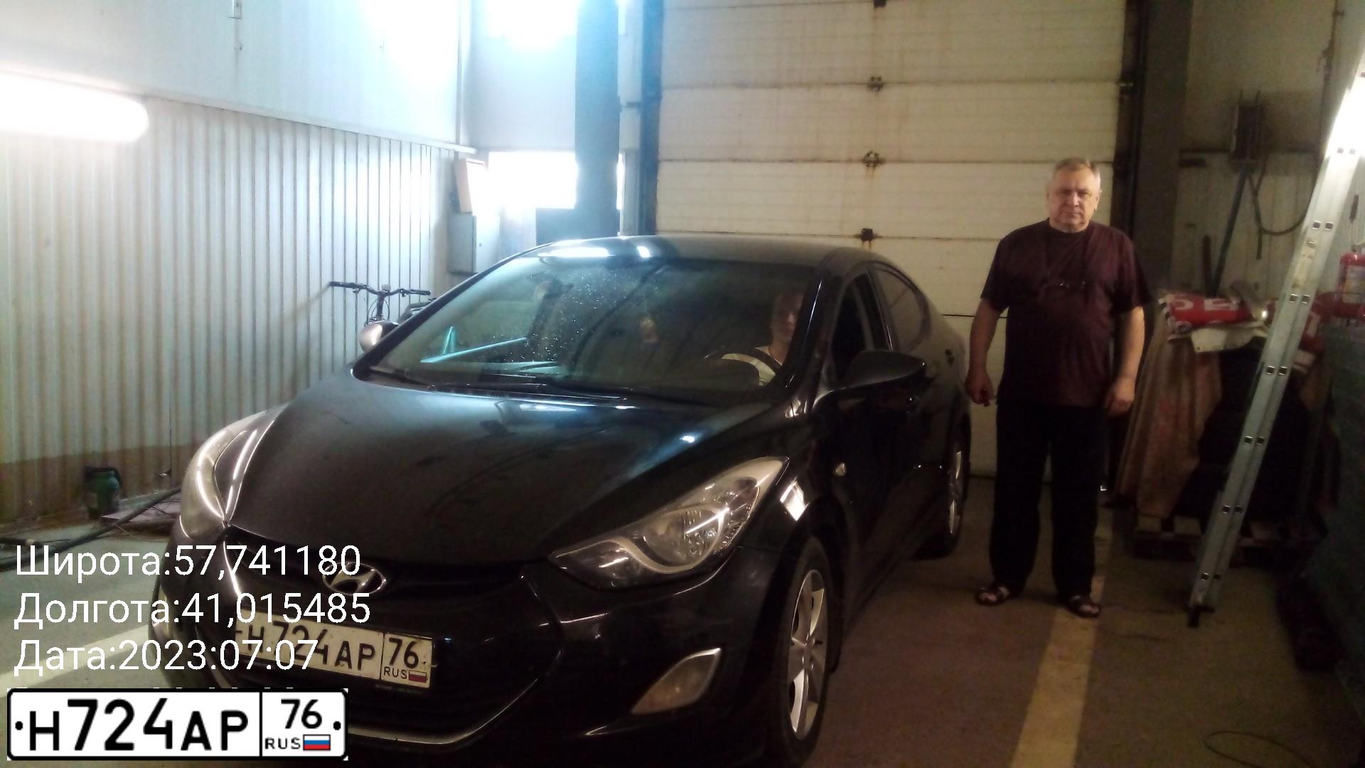 Фото автомобиля HYUNDAI ELANTRA, 2012 — госномер В390СО37. Цвет: ЧЕРНЫЙ