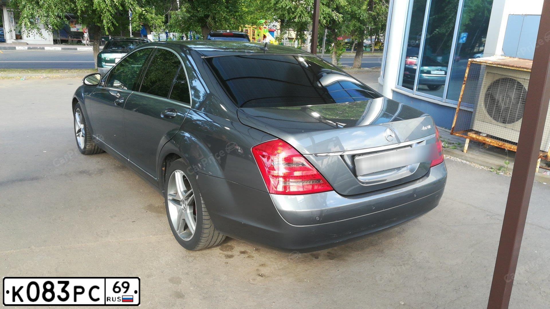 Фото автомобиля MERCEDES S-KLASSE, 2007 — госномер Т777ОН69. Цвет: Серый