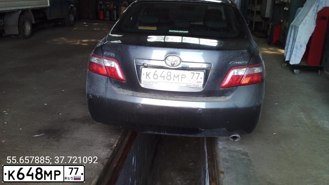 Фото автомобиля TOYOTA CAMRY, 2004 — госномер Р865ВА777. Цвет: СЕРЫЙ