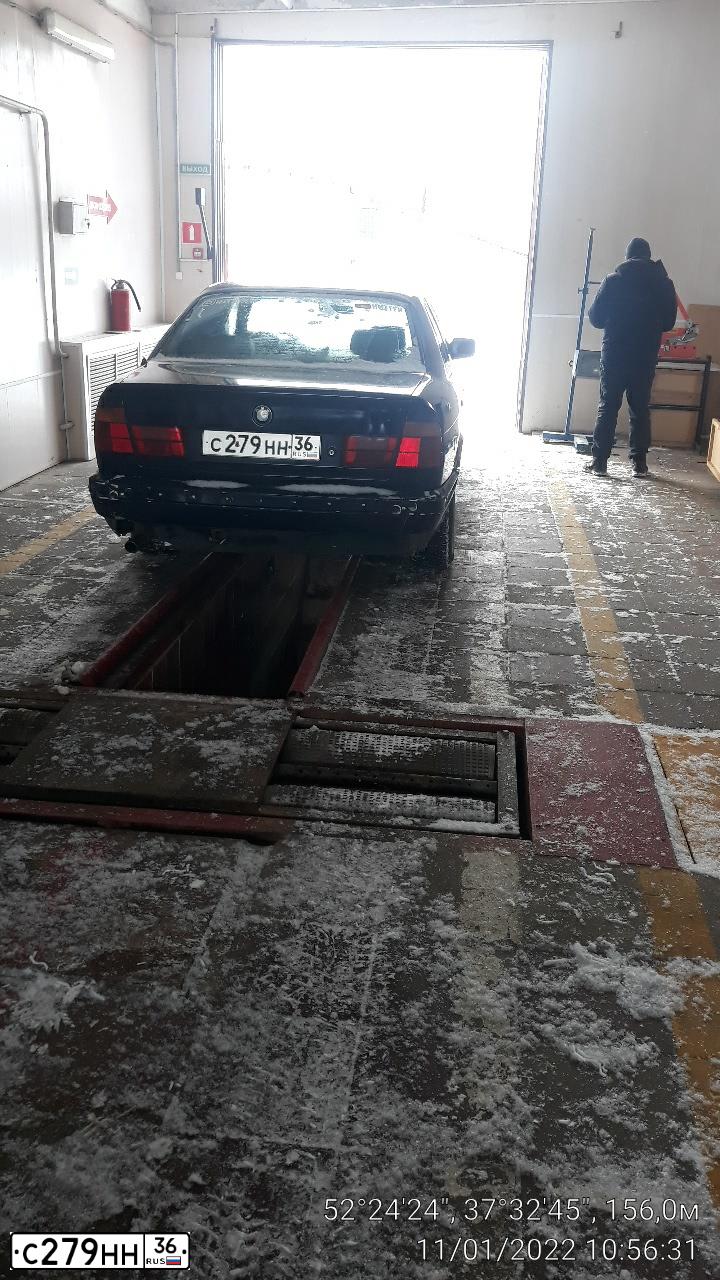 Фото автомобиля BMW 520I, 1989 — госномер Х347ЕТ71. Цвет: синий