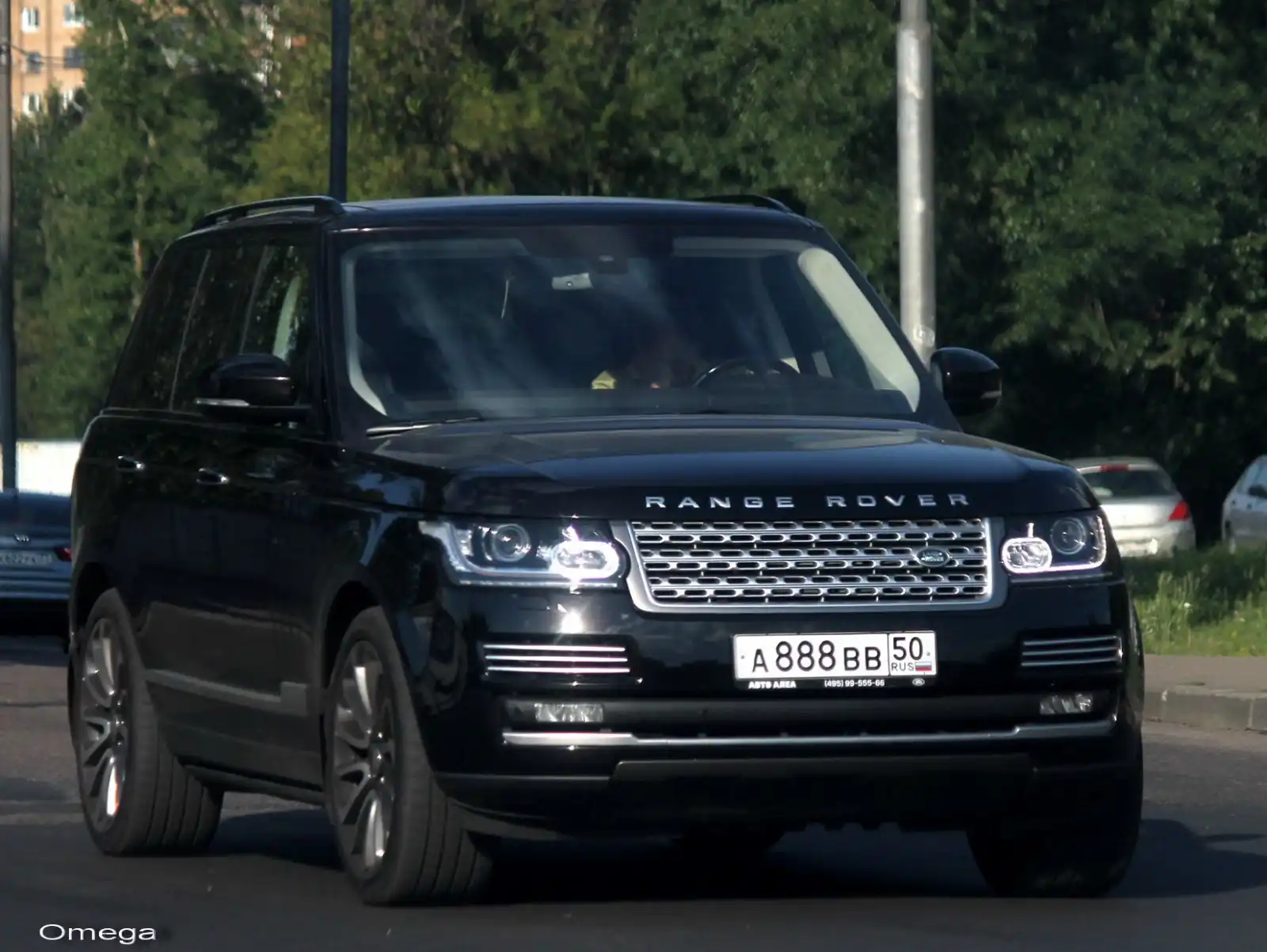Фото автомобиля LANDROVER RANGE ROVER, 2014 — госномер Е128СЕ797. Цвет: ЧЕРНЫЙ