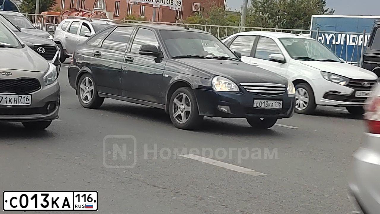 Фото автомобиля LADA 2172 PRIORA, 2012 — госномер С013КА116. Цвет: Сине-Черный