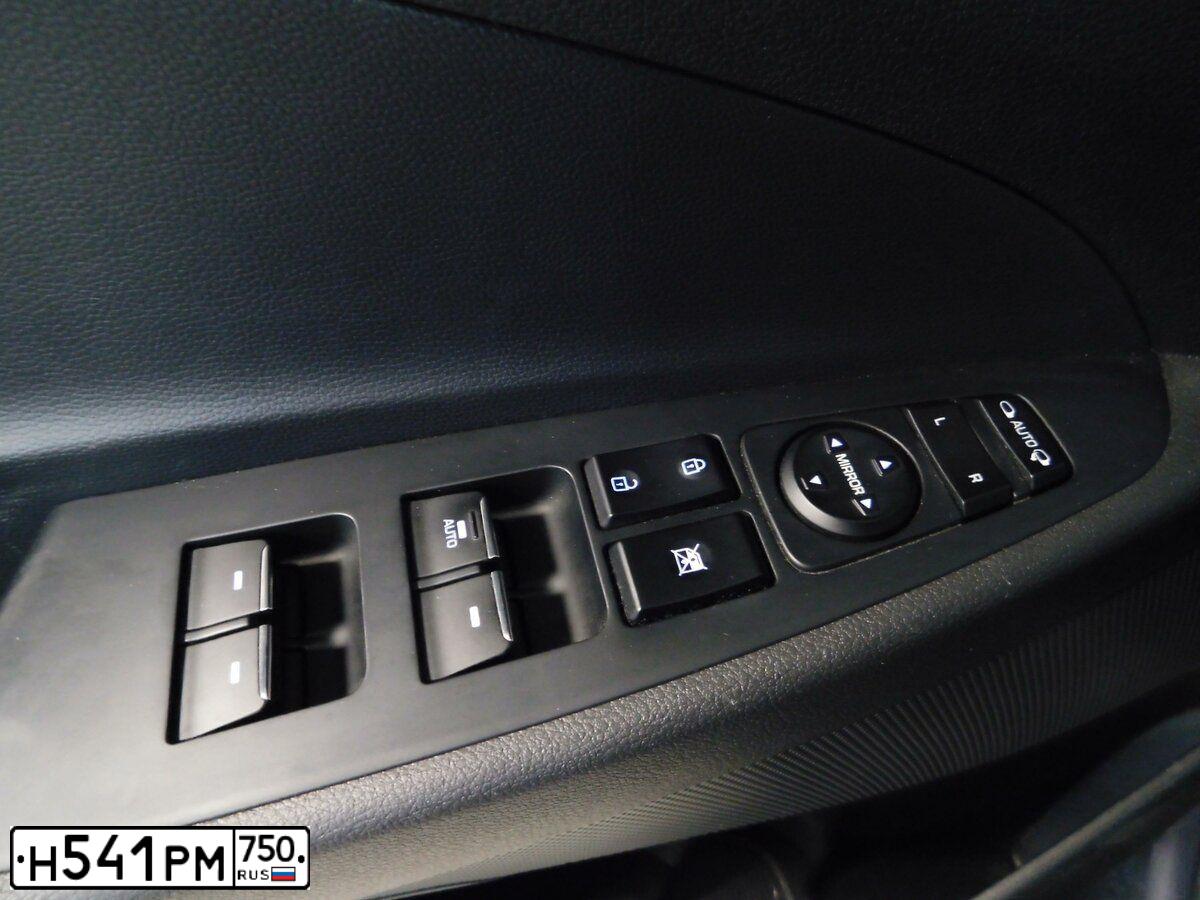 Фото автомобиля HYUNDAI TUCSON, 2018 — госномер В573РР799. Цвет: Серый