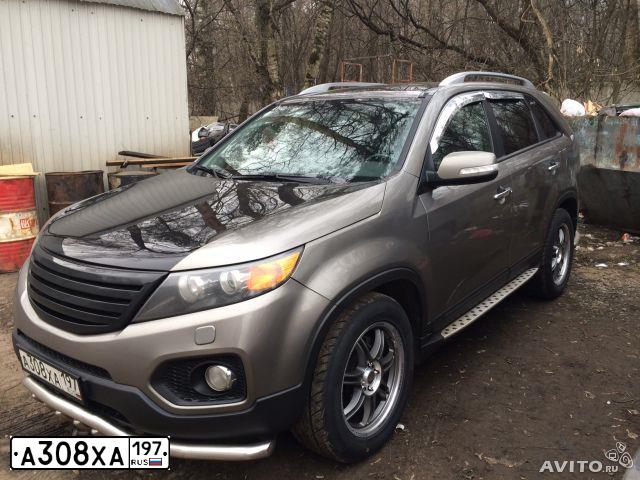 Фото автомобиля KIA SORENTO, 2010 — госномер А308ХА197. Цвет: Серый