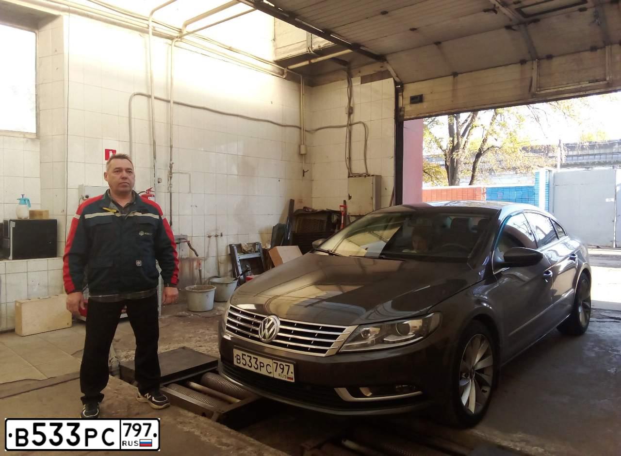 Фото автомобиля VOLKSWAGEN CC, 2012 — госномер В533РС797. Цвет: Коричневый